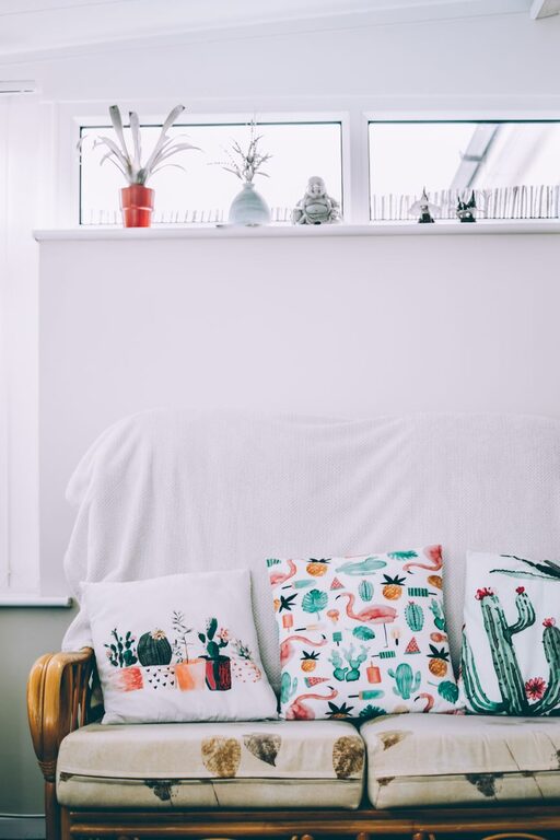 Quick Ideas to Brighten a Dark Room and Create a Lively Space